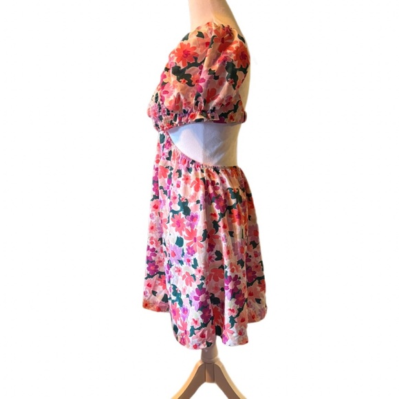 SHEIN Floral Print Cutout Dress, NWT, Size Medium - Picture 7 of 9